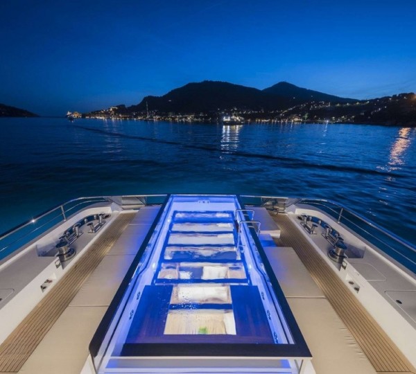 Exterior Sunbathing Area