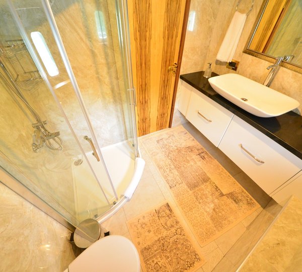 Ensuite With Shower