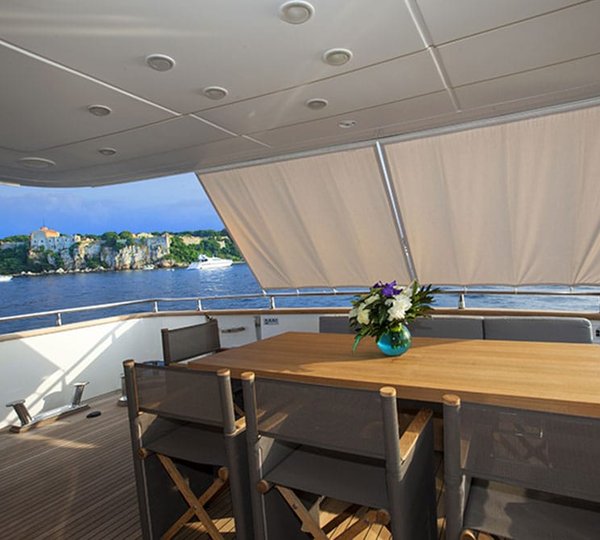 Exterior Living Areas  00002