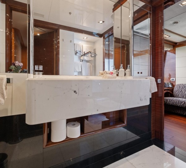 Guest Suite Attached Bathroom