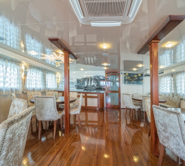 Main Salon Alternative View