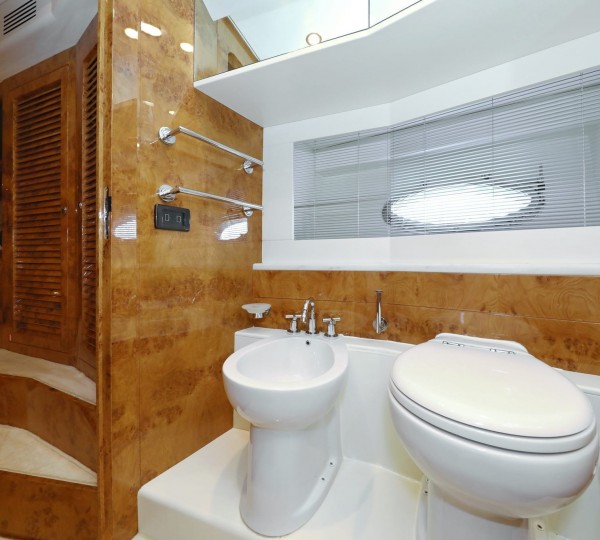 Ensuite Bathroom Detail