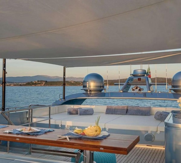 Exterior Relaxation Area With Dining