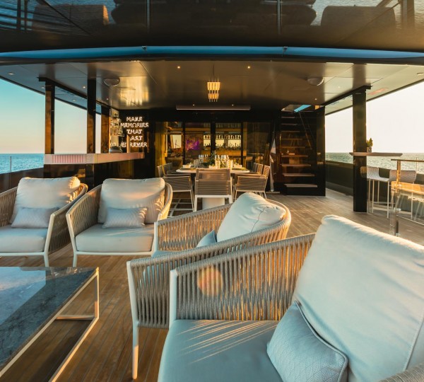 Sundeck Seating Aft