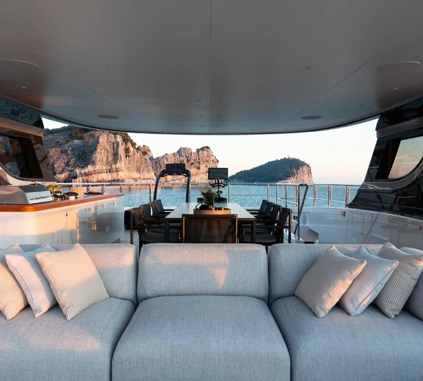 Sundeck (sistership)