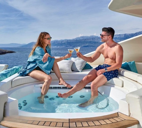 Exterior Sunbathing Area