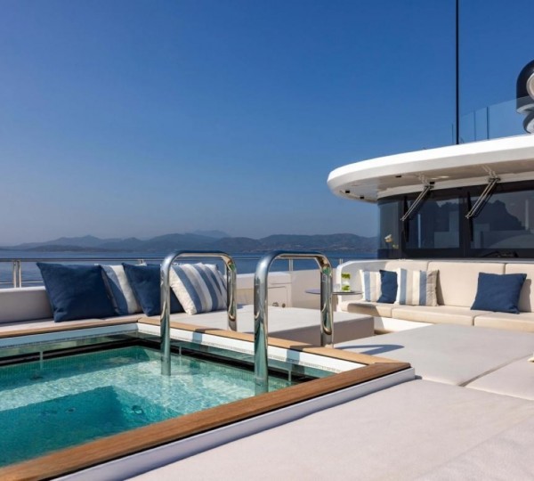 Exterior Sunbathing Area