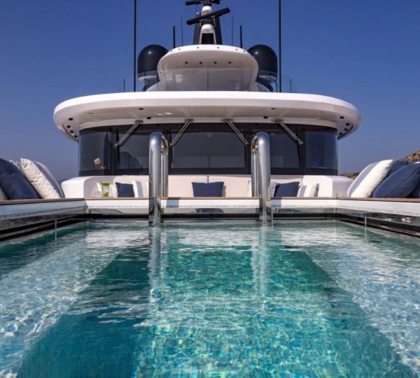 Exterior Sunbathing Area