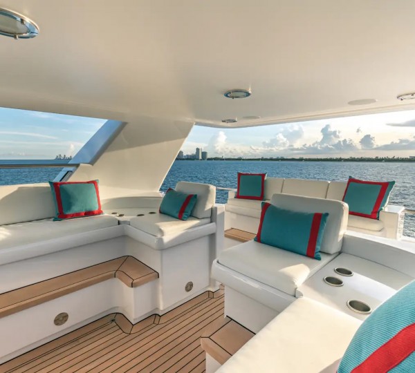Flybridge Lounge