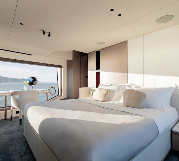 Main Deck Master Suite