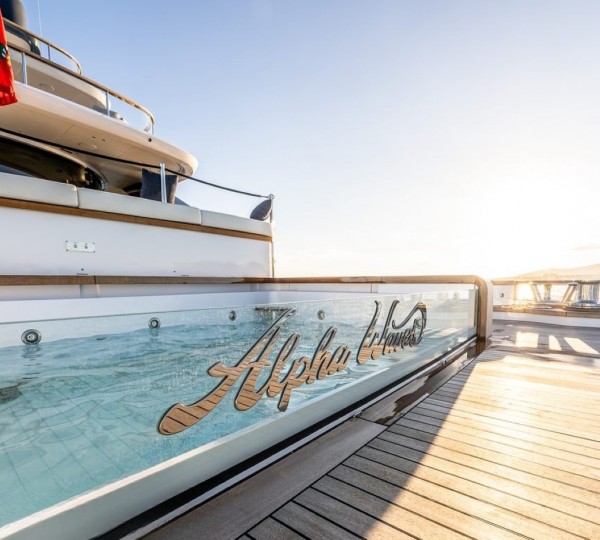 Exterior Sunbathing Area