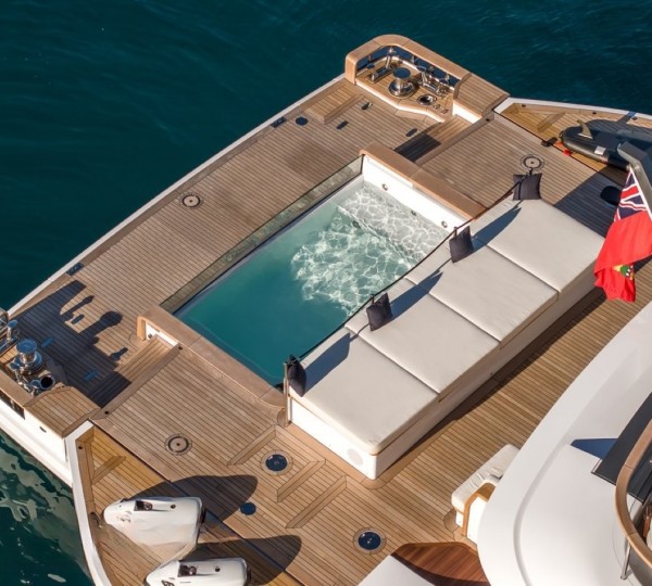 Exterior Sunbathing Area