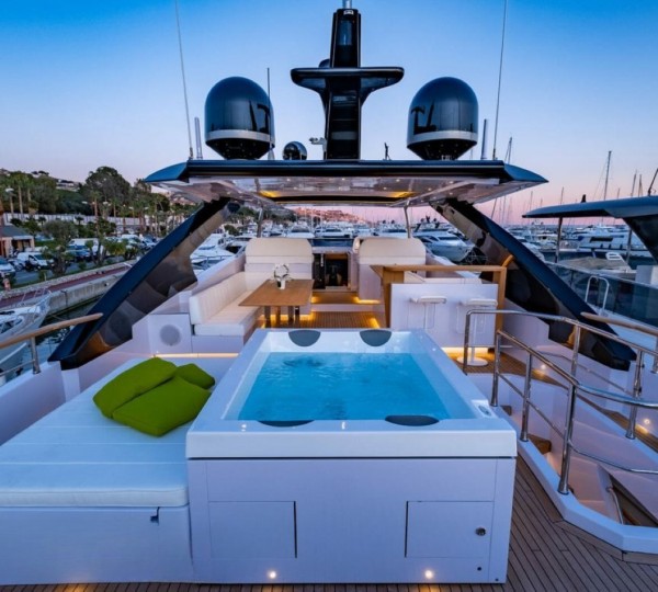 Exterior Sunbathing Area