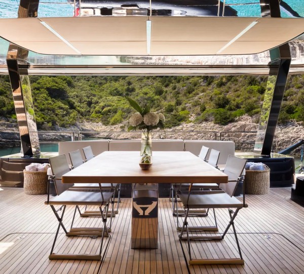 Main Deck Aft Dining