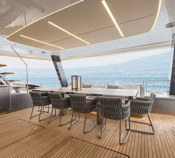 Main Deck Aft Dining