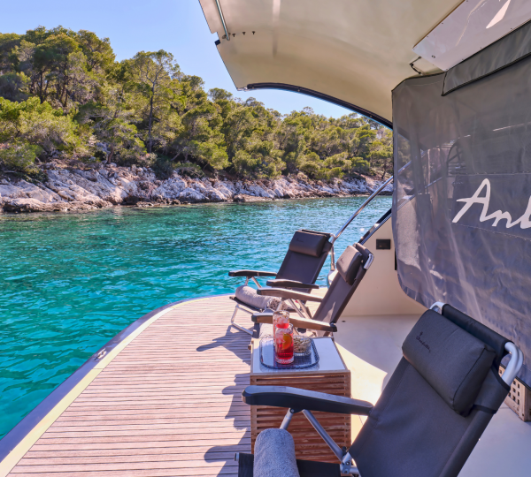 Foredeck Relaxation Area