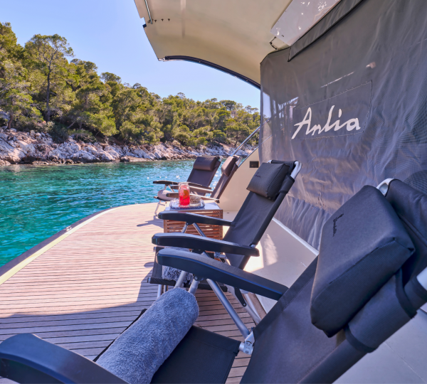 Foredeck Relaxation Area