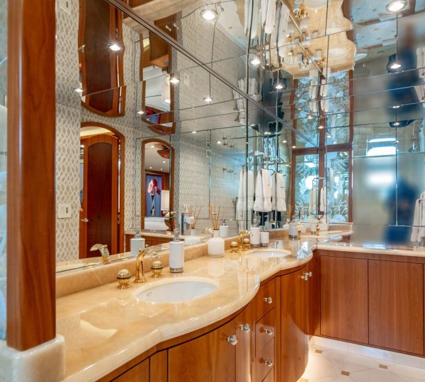 Master Suite Bathroom