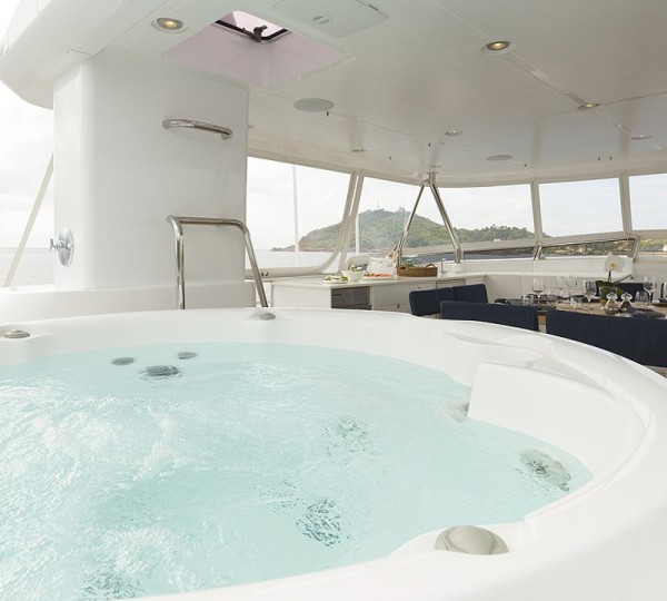 AROHA Exterior - Jacuzzi