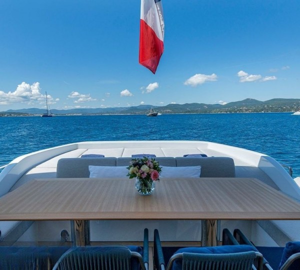 Exterior Relaxation Area With Dining