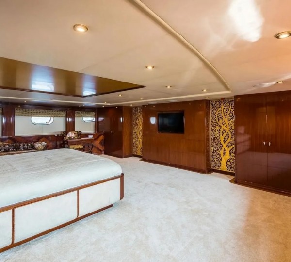 Master Stateroom 01