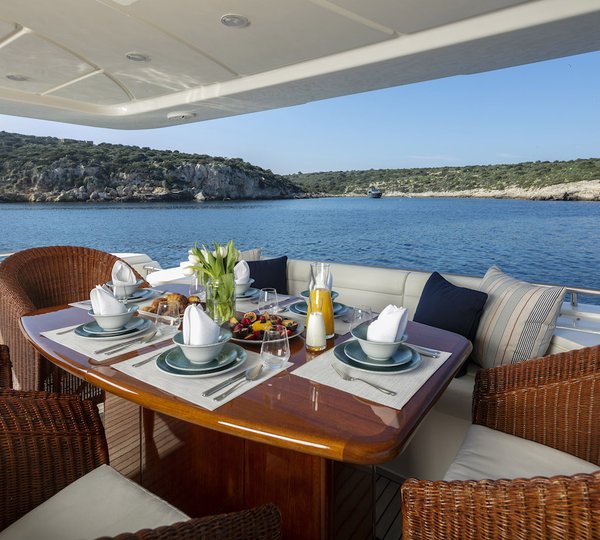 Aft Deck Alfresco Dining