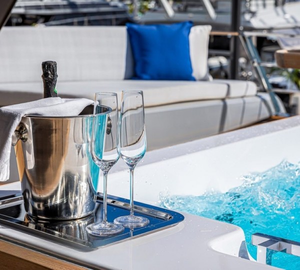 Exterior Sunbathing Area