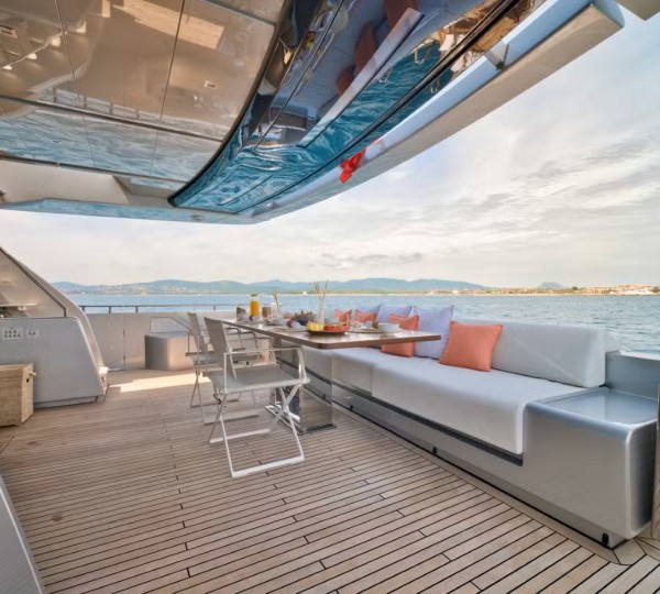 Exterior Relaxation Area With Dining