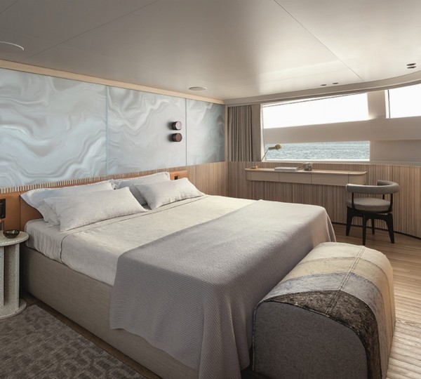 Main deck master suite