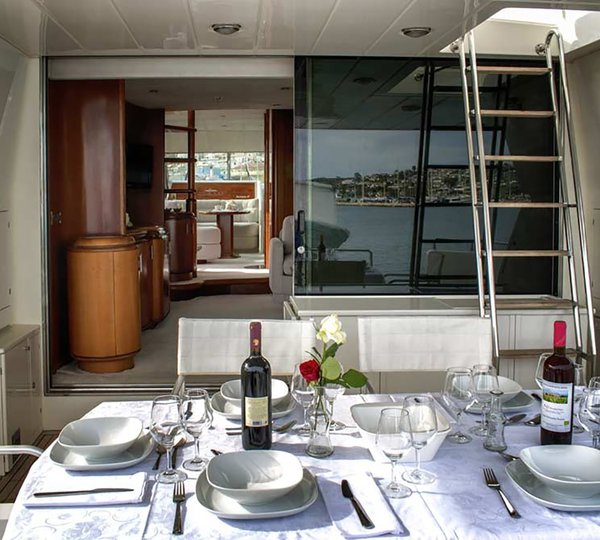 Aft Deck Alfresco Dining