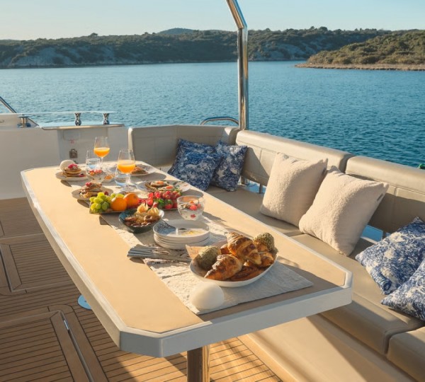 Exterior Relaxation Area With Dining