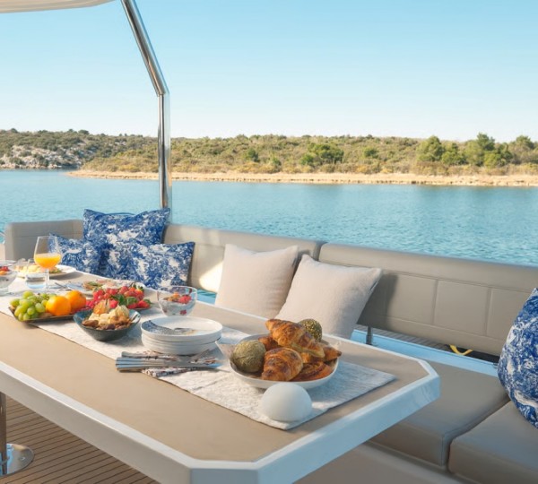 Exterior Relaxation Area With Dining