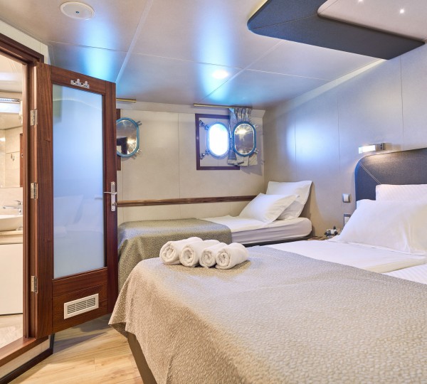Triple Cabin