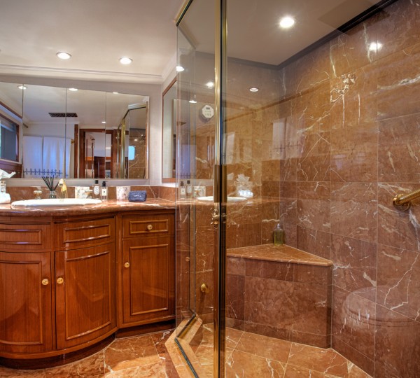 Master Ensuite Bathroom