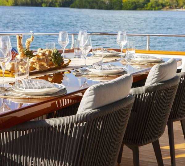 Main Deck Aft Dining