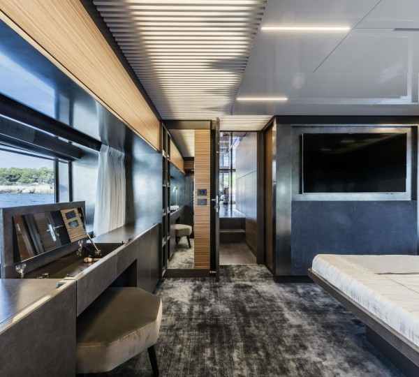 Main Deck Master Suite