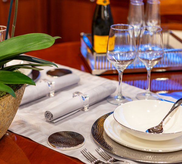 Dining Set Up Detail