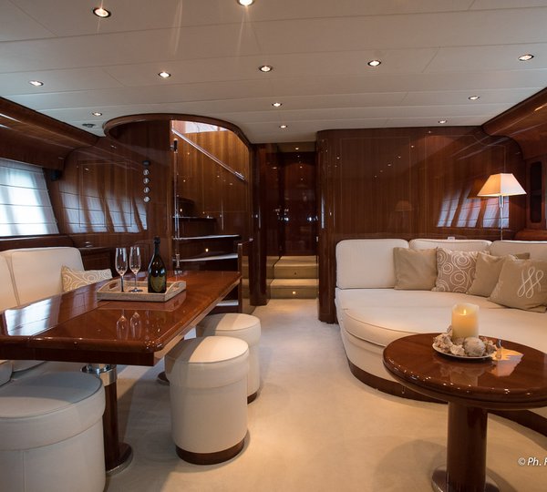 Main Salon View Forward