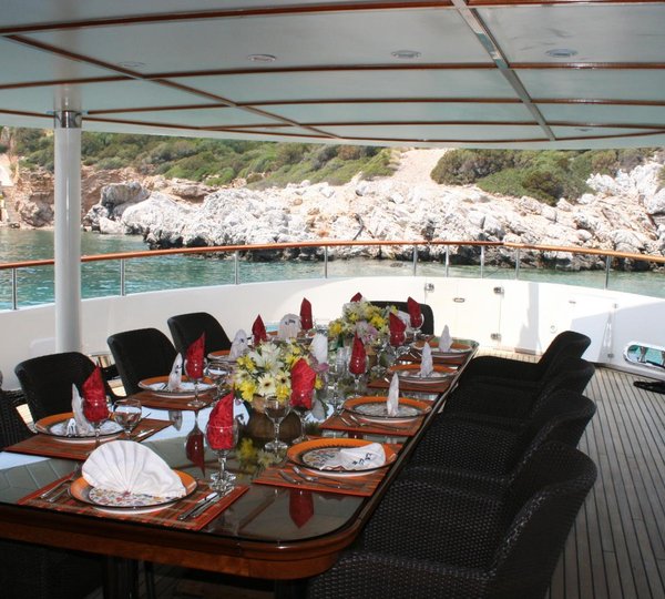 Outdoor Living Spaces 00002