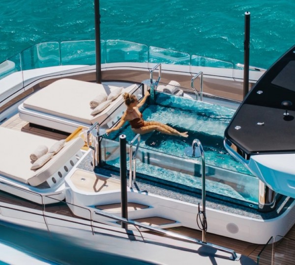 Exterior Sunbathing Area