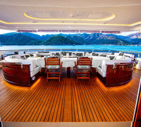 Main Deck Dining