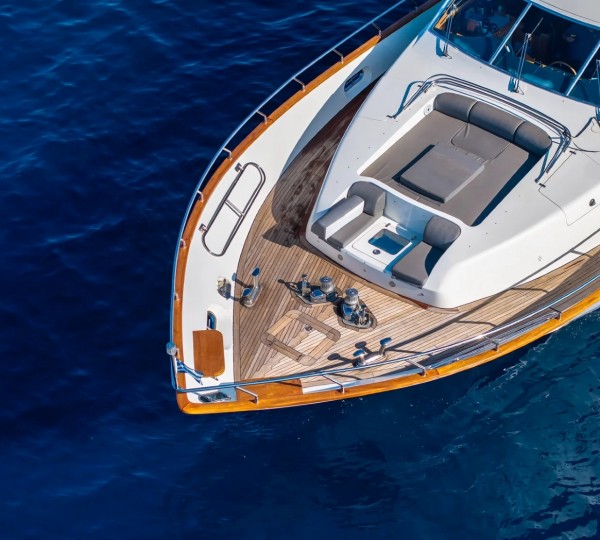 Foredeck Relaxation Area