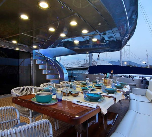 Aft Deck Alfresco Dining