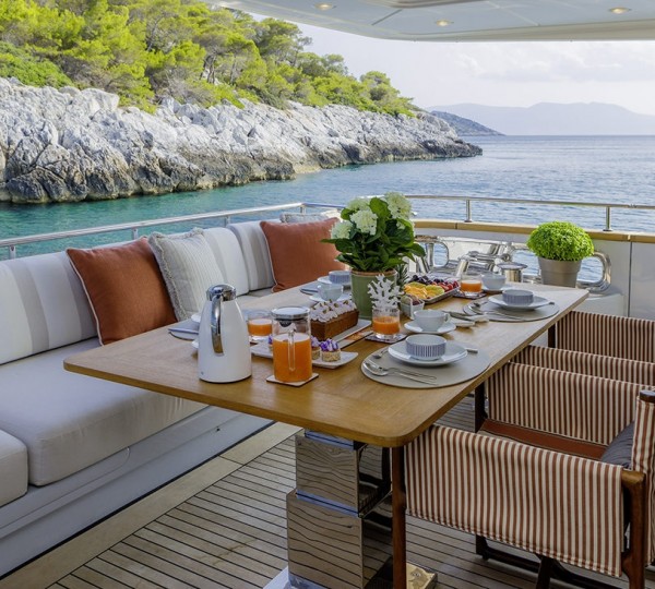 Main Deck Aft Dining Setting