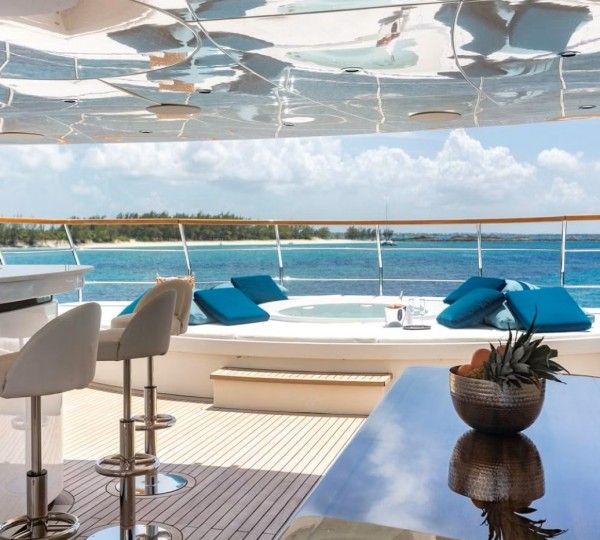 Exterior Sunbathing Area