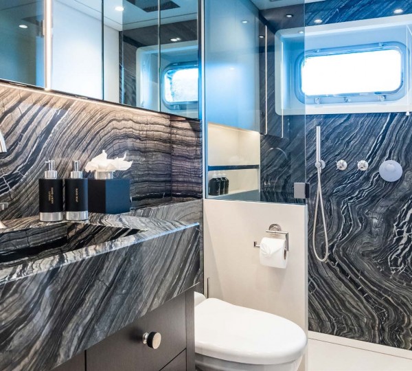 Twin Ensuite Bathroom