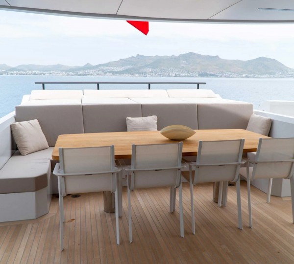 Main deck aft dining