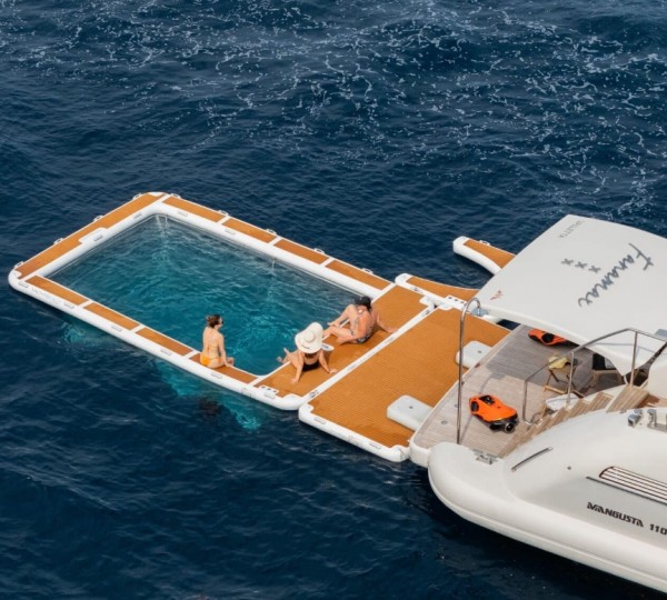 Exterior Sunbathing Area