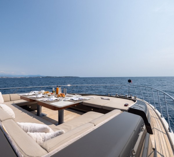 Exterior Relaxation Area With Dining