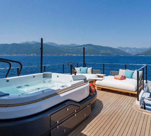 Exterior Sunbathing Area